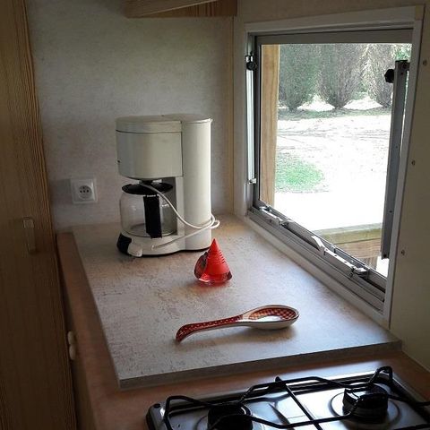 BUNGALOW 4 personnes - (sans sanitaires)