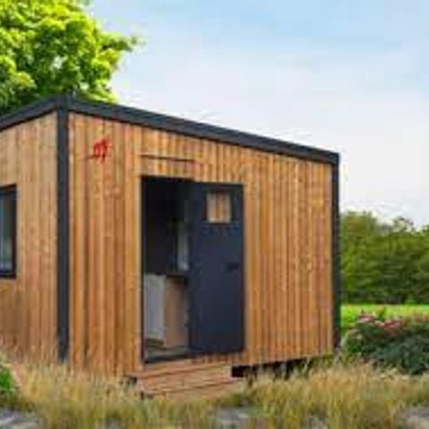 PLOT - Premium pitch with private sanitary facilities for 2 people