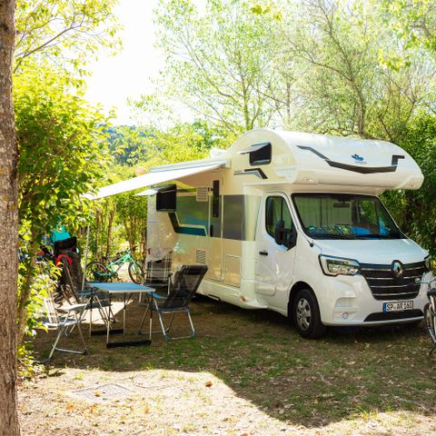 STAANPLAATS - Standplaats Essentiel 5 amp (tent, caravan of camper / 1 auto)