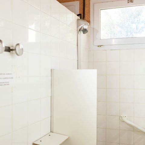 STAANPLAATS - Standplaats Essentiel 5 amp (tent, caravan of camper / 1 auto)