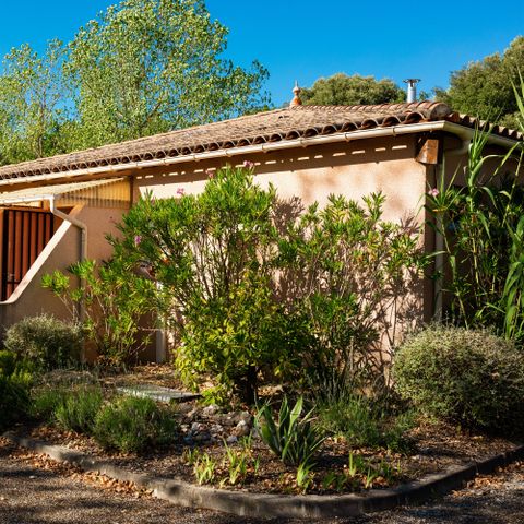 STAANPLAATS - Standplaats Essentiel 5 amp (tent, caravan of camper / 1 auto)