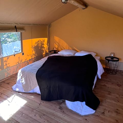 Glampingtent 6 personen - Insolite Team Essentiel: 3 slaapkamers, badkamer, keuken en tent bijgebouw met tweepersoonsbed