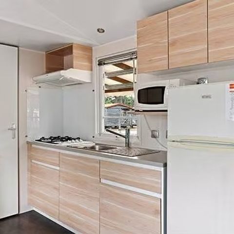 Stacaravan 6 personen - Klassiek | 3 slaapkamers | 6 pers | Airconditioning | TV