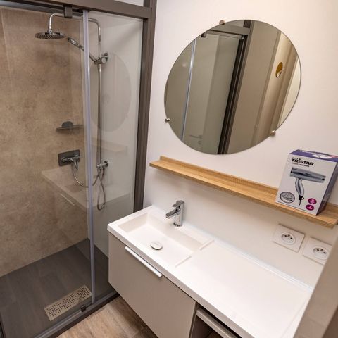Mobile home 8 persons - Mobil-home | Ultimate | 3 Bedrooms | 6/8 Pers | Raised terrace | Air conditioning | TV