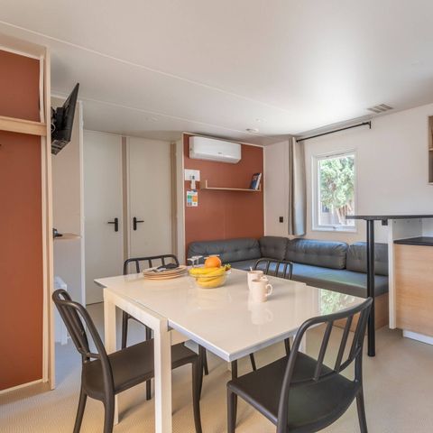 BUNGALOW 6 personnes - Mobil-home | Premium | 3 Ch. | 6 Pers. | Terrasse surélevée | 2 SDB | Clim. | TV