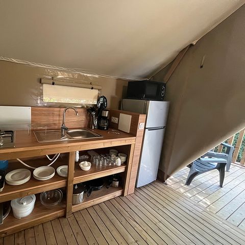 Accommodatie 4 personen - Lodgetent MET sanitaire voorzieningen