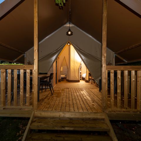 Accommodatie 4 personen - Lodgetent MET sanitaire voorzieningen
