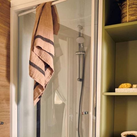 STAANPLAATS - Privilegeplaats met individueel sanitair