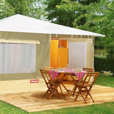 Canvas bungalow 4 persons - Standard canvas bungalow 24m² - 2 bedrooms, no sanitary facilities + covered terrace