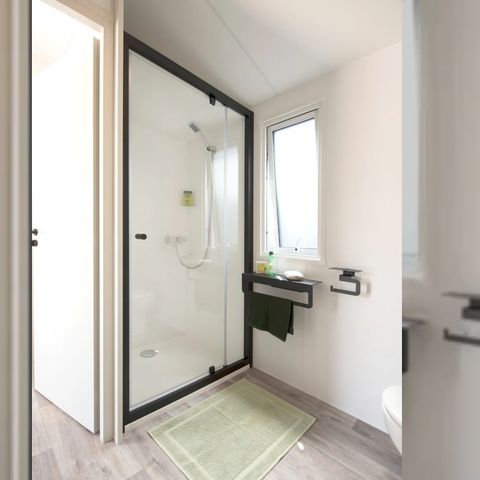 Mobilheim 2 Personen - NEW 2023// Mobilheim Premium 20m² (1 Schlafzimmer) + TV + Überdachte Terrasse + LV