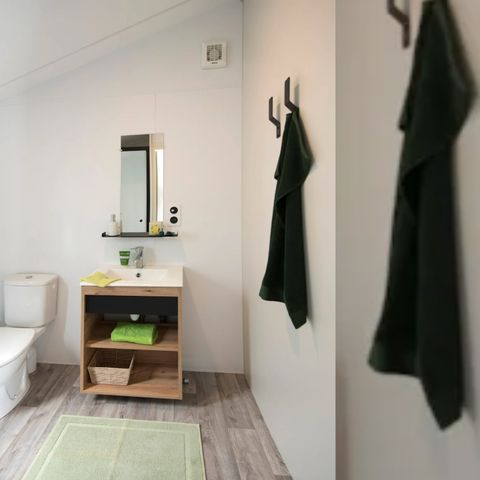 Mobilheim 2 Personen - NEW 2023// Mobilheim Premium 20m² (1 Schlafzimmer) + TV + Überdachte Terrasse + LV
