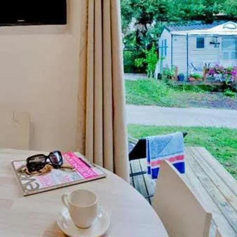 Mobilheim 5 Personen - Confort 32m² - 2 Zimmer + TV + überdachte Terrasse