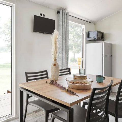 Mobilheim 6 Personen - NEW 2023// Mobilheim Premium 40m² 3 Schlafzimmer + 2 Bäder + überdachte Terrasse + LV + TV