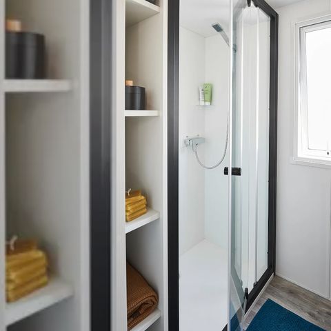 Stacaravan 6 personen - NIEUW 2023// Stacaravan Premium 40m² 3 kamers + 2 badkamers + overdekt terras + LV + TV