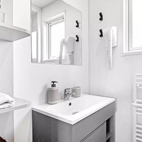 Stacaravan 12 personen - Cottage Ainhoa 7 Kamers 12 Personen Airconditioning + TV + Jacuzzi + Sauna