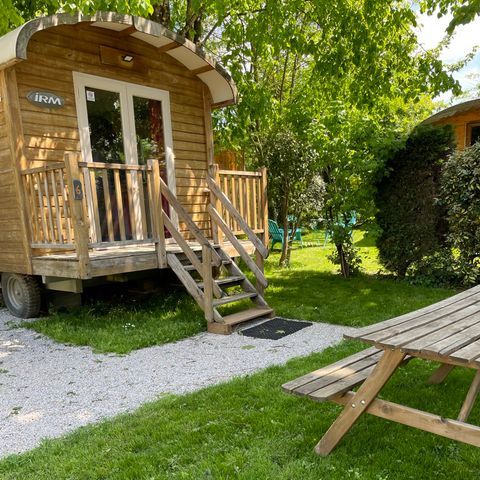 Caravan 4 personen - Roulotte Confort 21m² - 2 kamers - TV - Picknicktafel - met sanitair