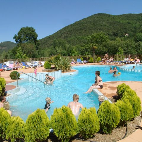 Pitch - car + 2 people (electricity optional)