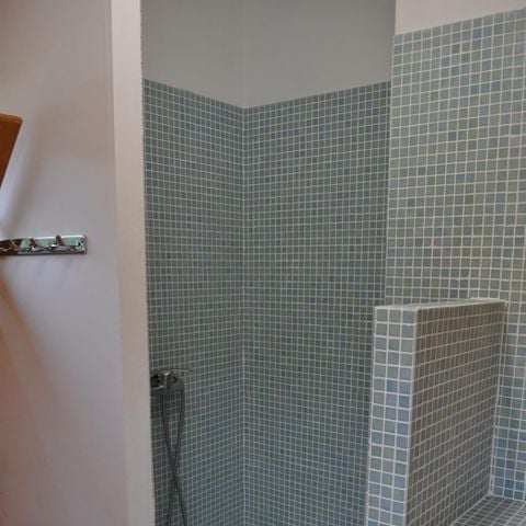 Stellplatz - Private Sanitäranlagen + 2 Pers. + Strom