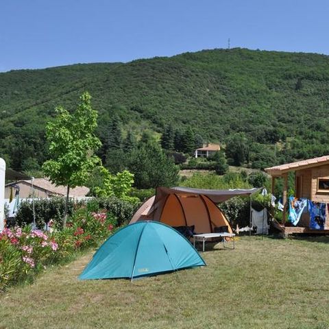 PLOT - Private bathroom + 2 people + electricity