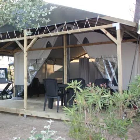 Tente en toile et en bois 6 personnes - Type Lodgetent LG+
