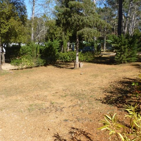 PIAZZOLA - Pacchetto comfort (1 tenda, roulotte o camper / 1 auto / elettricità 10A)