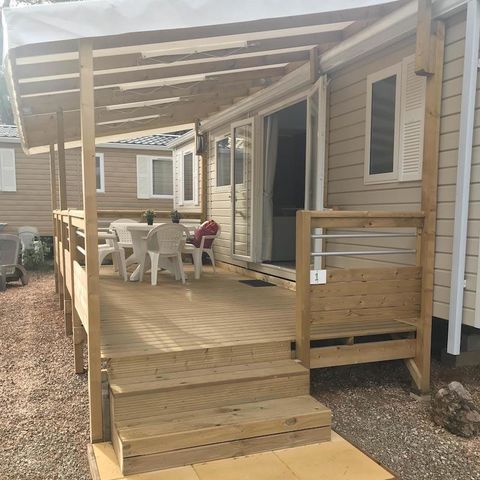 BUNGALOW 6 personnes - Mobile home 36m² - clim + TV + Terrasse couverte