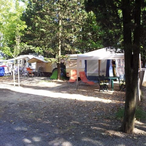 Pitch - Comfort: package for 1 to 2 pers. - electricity 10 A -1 car, 1 pitch, (4 adults max)- Access to dumping area