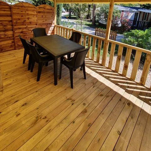 Mobilhome 4 personnes - PREMIUM 2 CH - 30 m² / terrasse couverte 15 m² ( animaux non acceptés- non fumeur).
