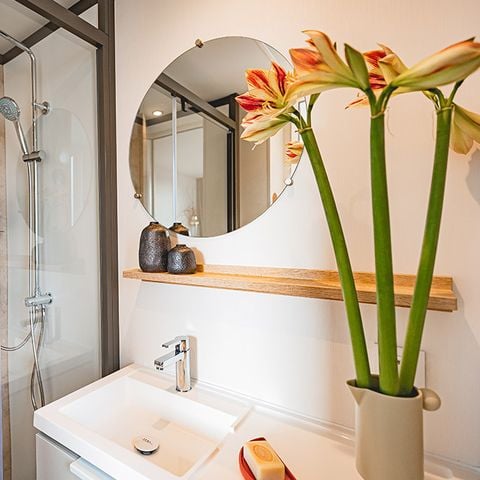 Stacaravan 2 personen - Key Westotel 20m² - 1 kamer + TV +Klimaat