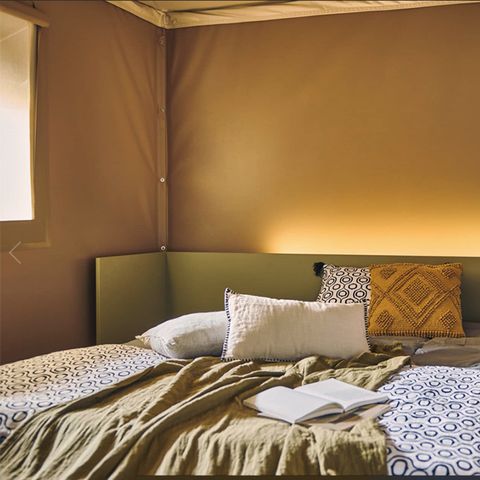 Canvas and wooden tent 4 persons - Lodge safari Aiguines - 26m² - Glamping