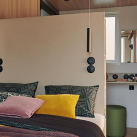 Stacaravan 6 personen - TAOS Luxe 40m2 terras 35m2+ privé jacuzzi - 6 pers 3 slaapkamers 2 badkamers - airconditioning