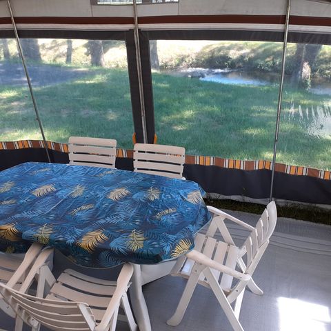 Caravan 6 personen - Tussen twee oevers