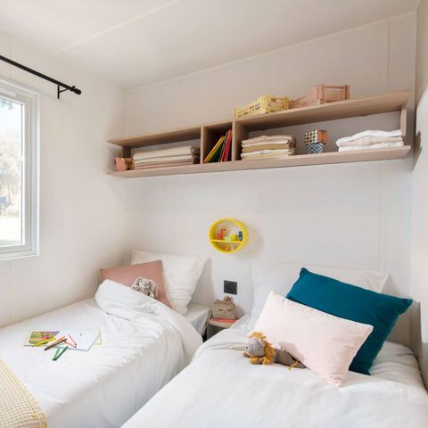 Stacaravan 4 personen - Premium Mercure 26m² (2 kamers) + TV + Airconditioning + Overdekt terras