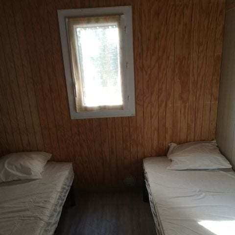 Chalet 4 personen - Premium 35 m² (2 slaapkamers) + TV + Airconditioning + groot halfoverdekt terras