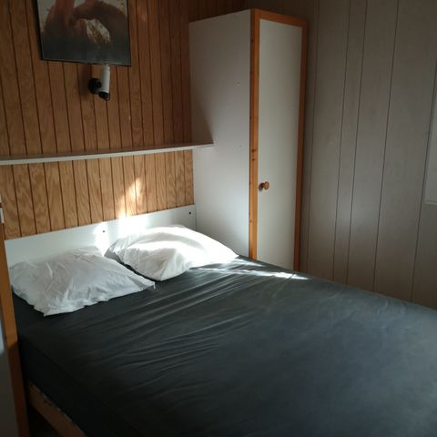 Chalet 4 personen - Premium 35 m² (2 slaapkamers) + TV + Airconditioning + groot halfoverdekt terras