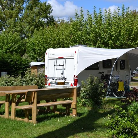 STAANPLAATS - Kampeerplaatsen voor auto of caravan