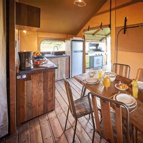 Canvas and wooden tent 5 persons - 2-bedroom Kenya Lodge tent on stilts