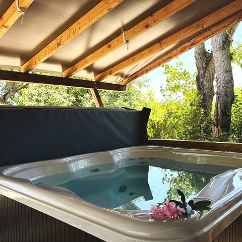 Mobile home 4 persons - Mobile home Lourmarin with Jacuzzi - 32m² - 2 bedrooms