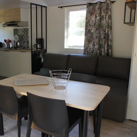 Stacaravan 4 personen - Confort Plus met airconditioning - 2 sl.k. - 4 x 8.20m / Jasmin en Mimosa
