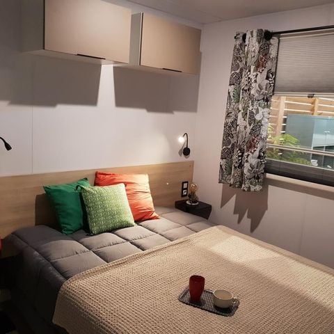 Stacaravan 4 personen - MOBILHOME Comfort Plus Airconditioning met verwarming en koeling Terras - TV - 2 slaapkamers - 32,80 m² / Jasmin en Mimosa