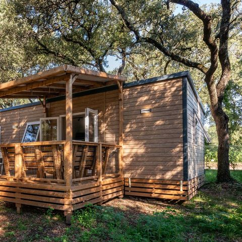 Stacaravan 6 personen - Premium | 3 slaapkamers | 6 pers | *Verhoogd terras* | 1 badkamer | Airconditioning | TV