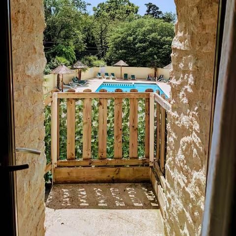 APPARTEMENT 3 personnes - 2 CHAMBRES - VUE PISCINE