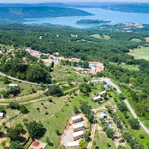 PARCELA - Paquete confort (1 tienda, caravana o autocaravana / 1 coche / electricidad 6A)