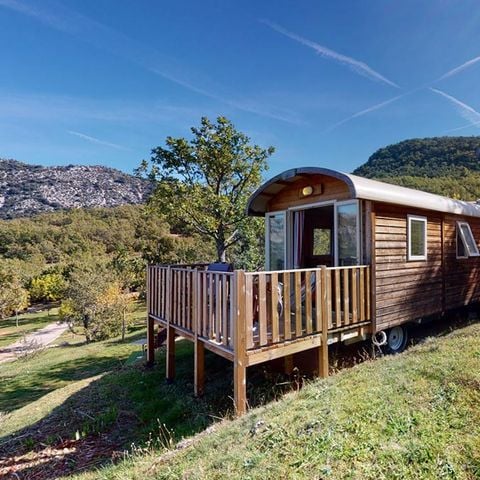 Hébergement 4 personnes - Roulotte avec vue nature - 20,40m² - 2 chambres (2 adultes + 2 enfants -12 ANS)