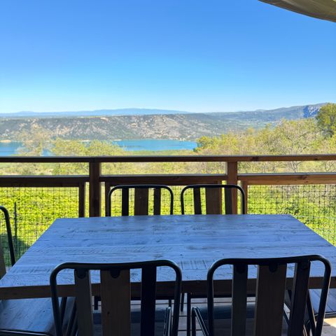Tente en toile et en bois 4 personnes - Eco Lodge vue lac - 34m² - 2 chambres (sans sanitaires)