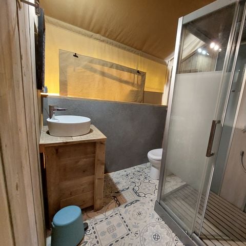 Zelt 4 personen - LODGE - mit Sanitäranlagen