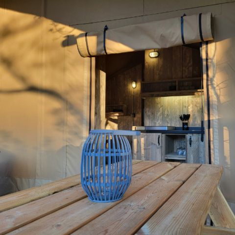 TIENDA DE LONA Y MADERA 6 personas - Tienda safari 6 con instalaciones sanitarias