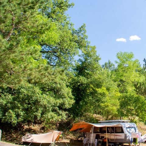 Kampeerplaats - Standplaats tent, caravan of camper + voertuig