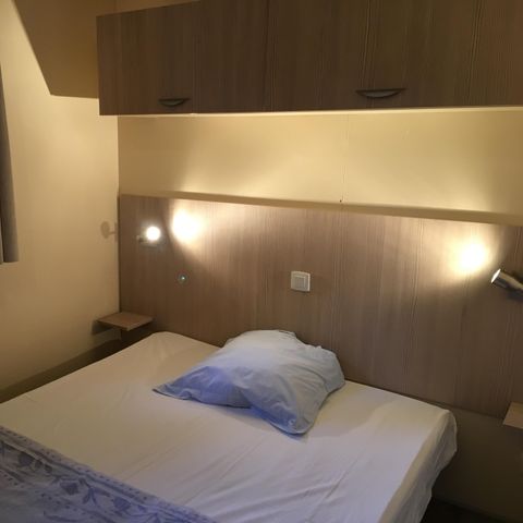Chalet 5 Personen - Chalet Soléa Confort 40 m² – 2 Schlafzimmer + Klimaanlage + TV – davon 13 m² überdachte Terrasse – für 1–5 Personen
