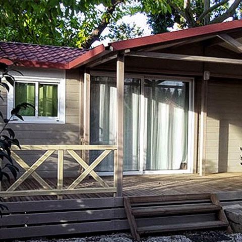 Chalet 6 personen - Chalet Samoa Comfort 46 m² - 3 slaapkamers, 4 volwassenen, 2 kinderen + airco + tv - halfoverdekt terras van 19 m² (1/6 personen)